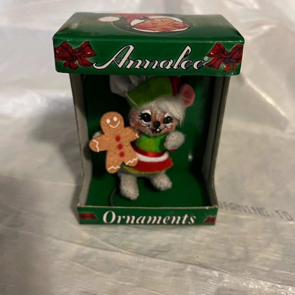 Anna Lee ornament